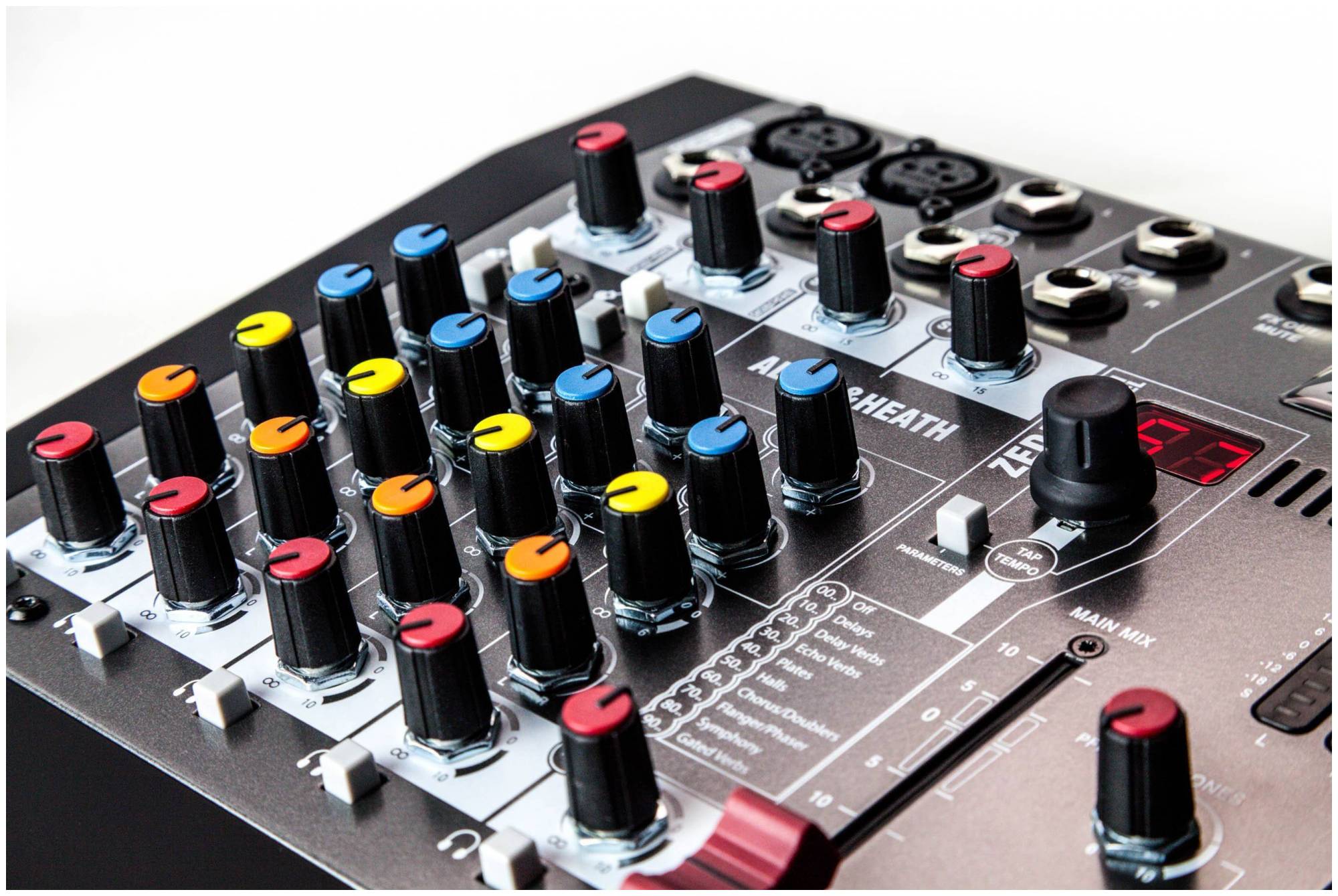 ALLEN&HEATH ZED6FX - Микшерный пульт