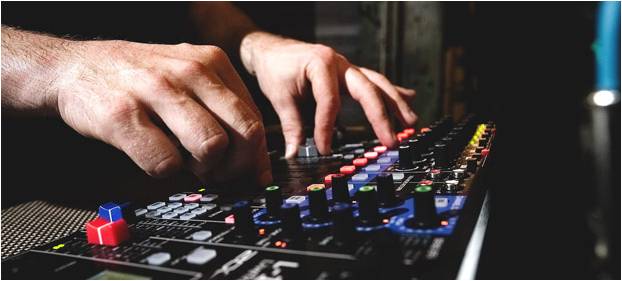 ZOOM L-12 LIVETRAK - Микшерный пульт