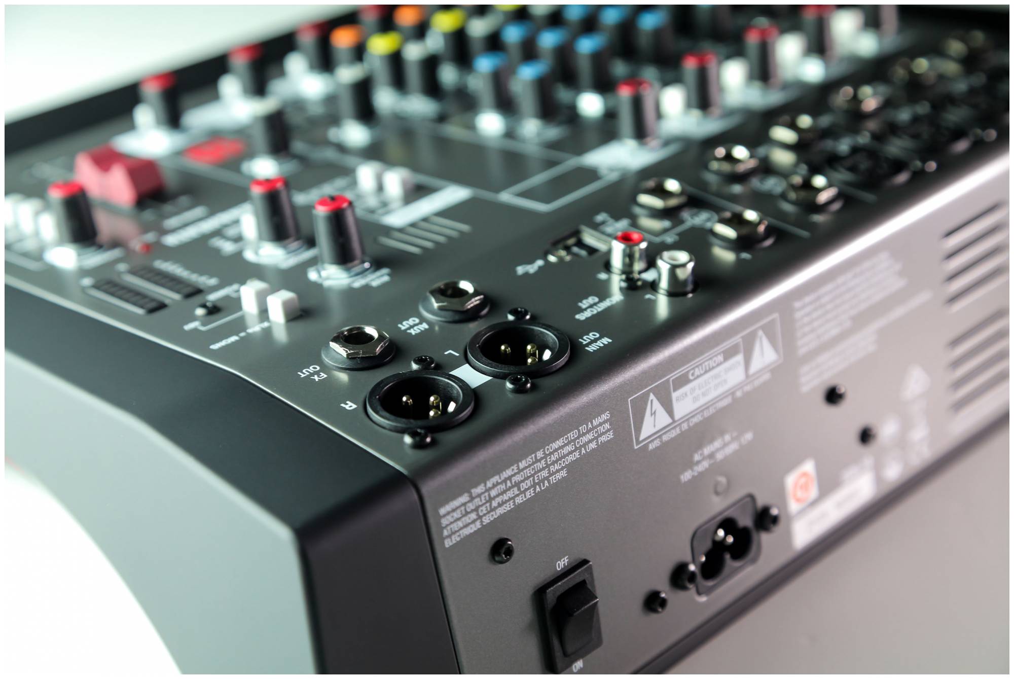 ALLEN&HEATH ZEDi10 - Микшерный пульт