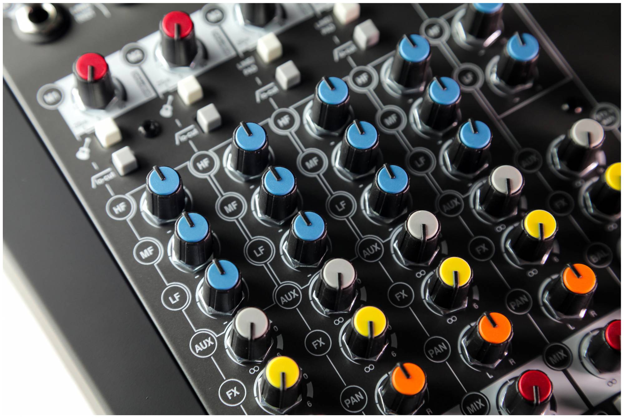 ALLEN&HEATH ZEDi10 - Микшерный пульт