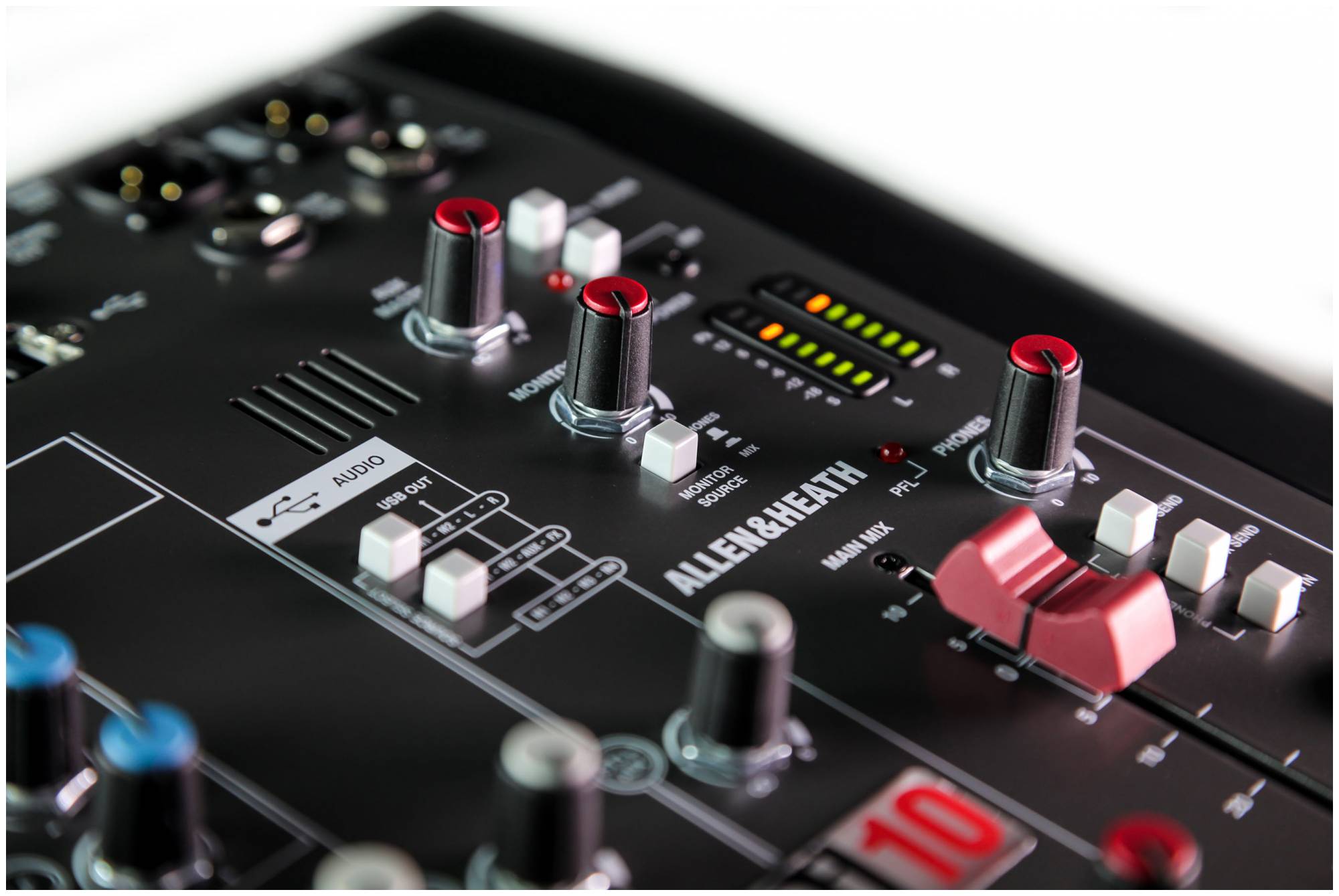 ALLEN&HEATH ZEDi10 - Микшерный пульт