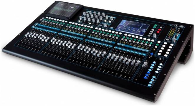 ALLEN&HEATH QU-32C - Микшерный пульт