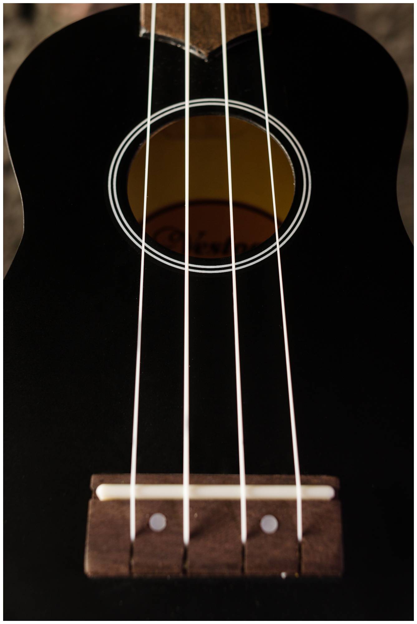 VESTON KUS 15 BK - Укулеле сопрано