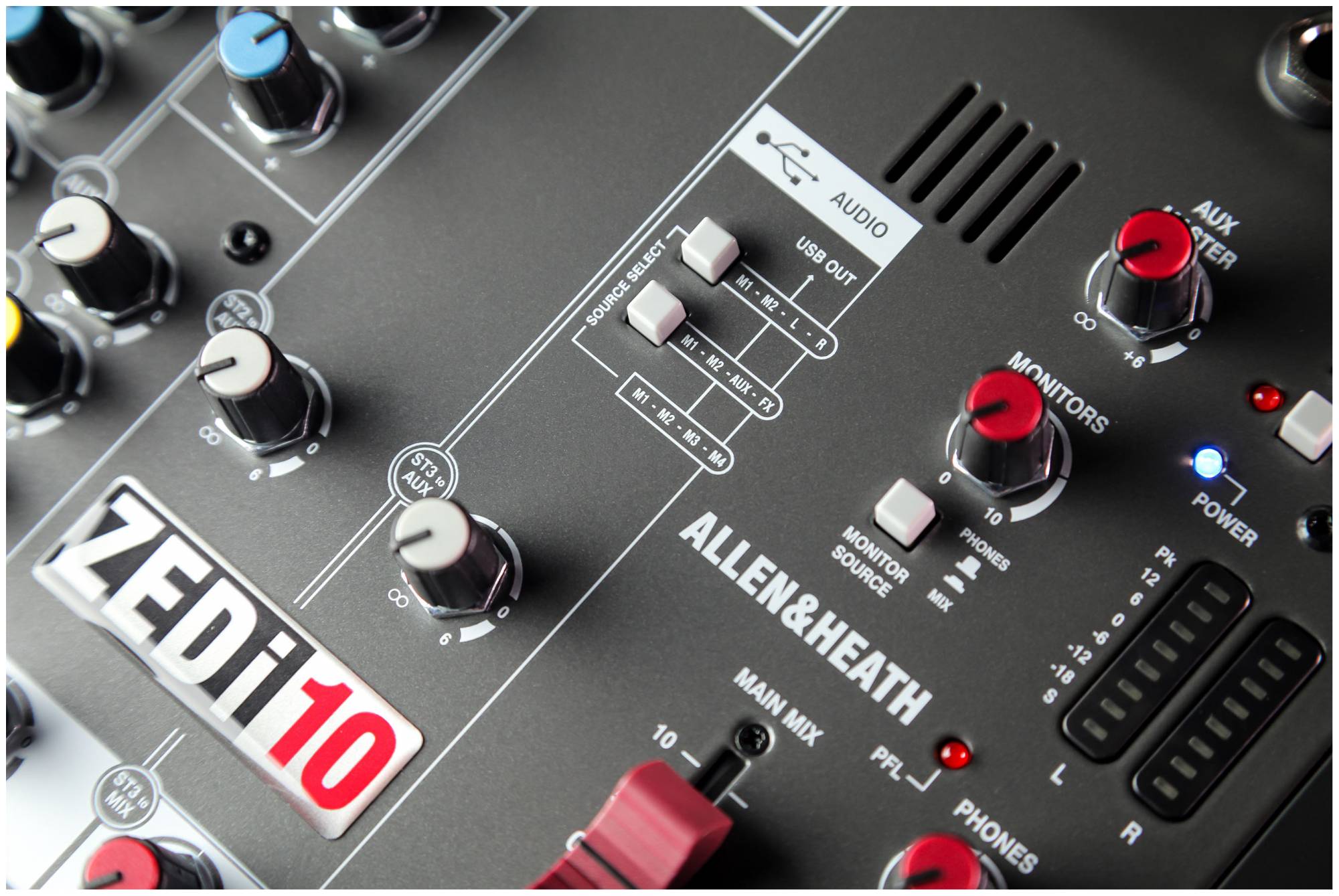 ALLEN&HEATH ZEDi10 - Микшерный пульт
