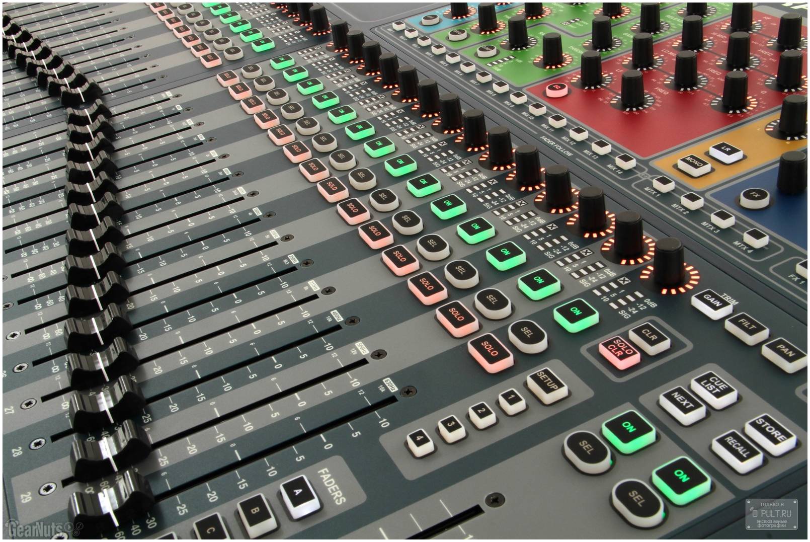 SOUNDCRAFT Si Expression 3 - Микшерный пульт