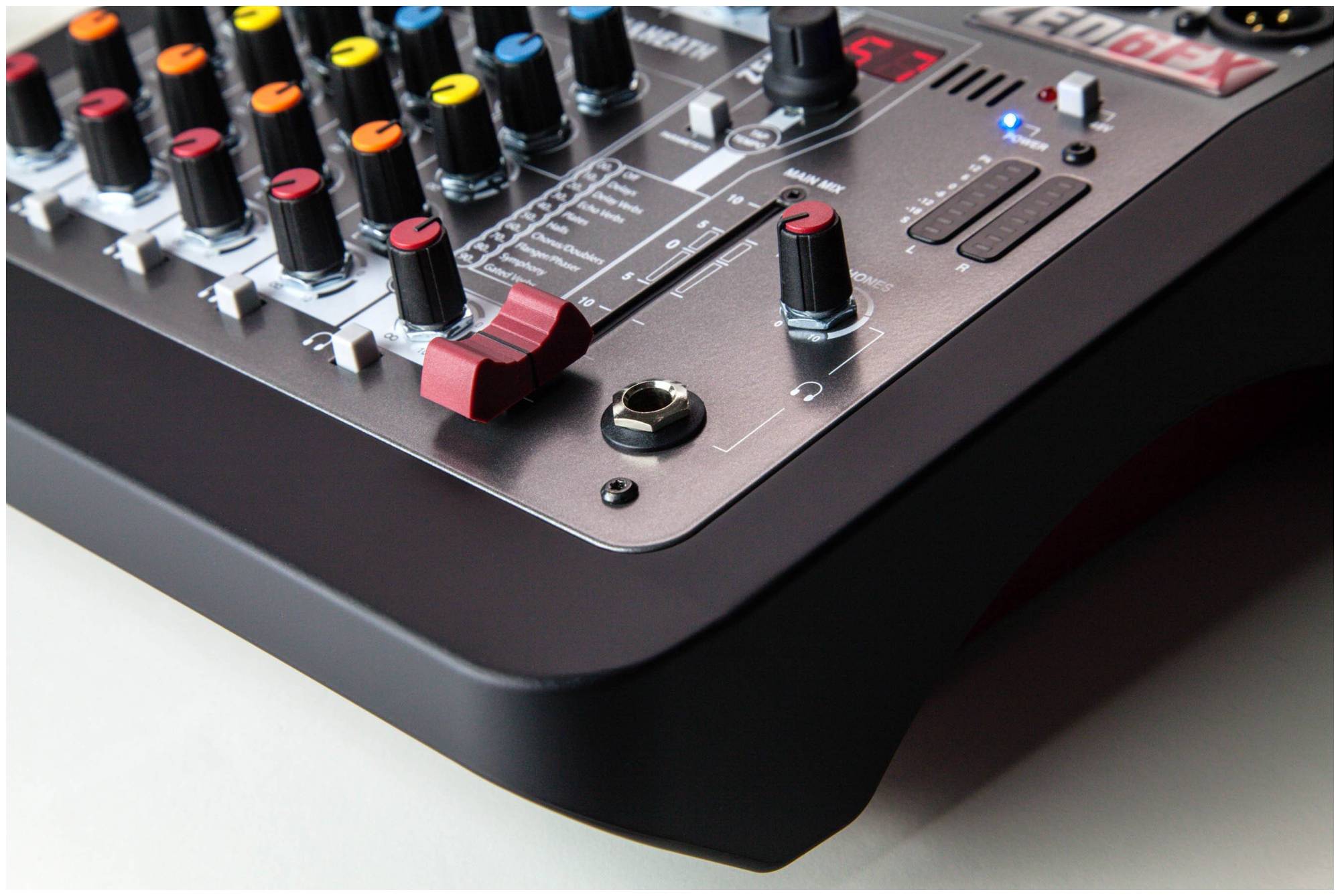 ALLEN&HEATH ZED6FX - Микшерный пульт