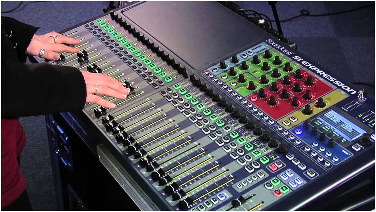 SOUNDCRAFT Si Expression 3 - Микшерный пульт