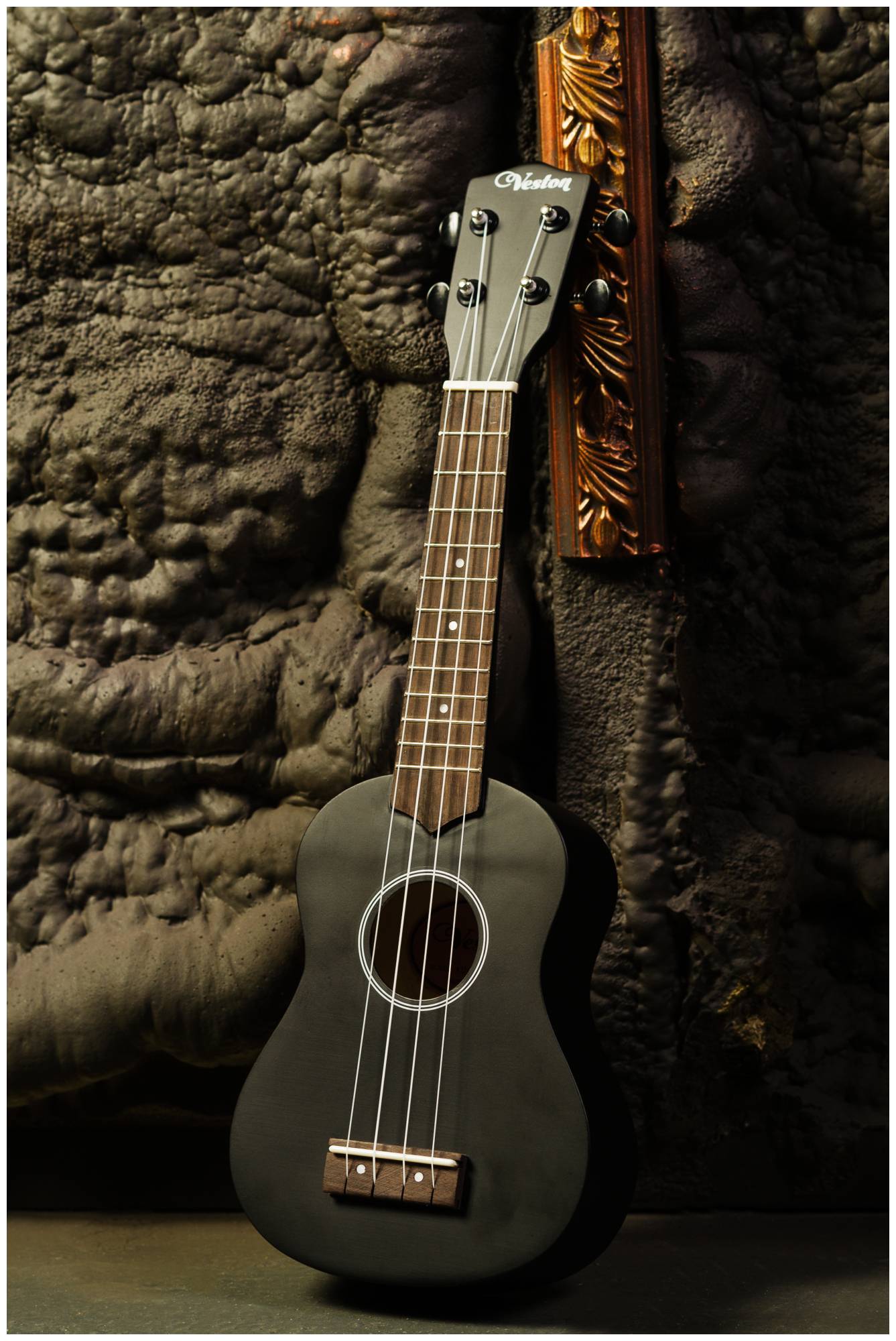 VESTON KUS 15 BK - Укулеле сопрано